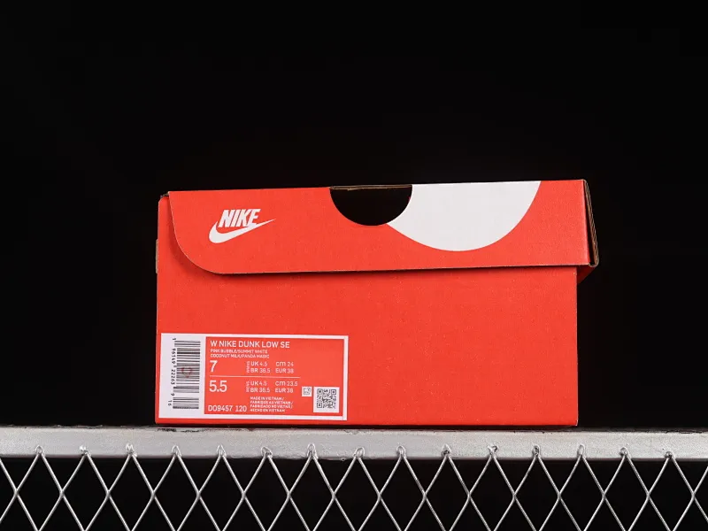 All Categories Nk SB Dunk Series Nk SB Dunk Low Low-top sneakers Nk SB Dunk Low "85" Coconut milk powder Panda knows magic SB low-top sports and leisure sneakers DO9457-120